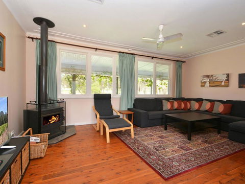 Glandore Estate Vineyard Homestead Onsite Cellar Door + Walk To Restaurants Incl EXP - Holiday Adelaide 3