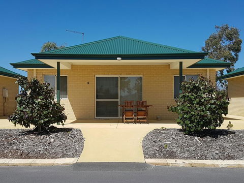 Golden Ponds - Holiday Adelaide 1