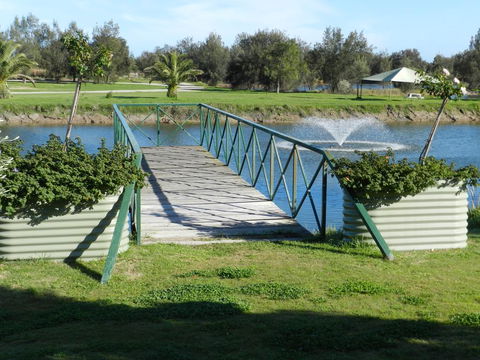 Golden Ponds - Holiday Adelaide 0