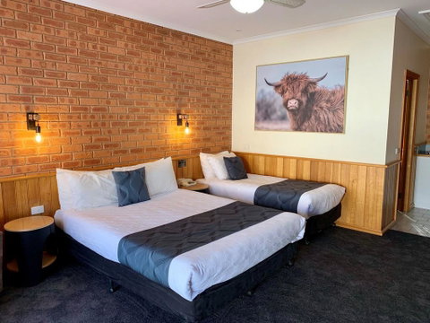 Golden River Motor Inn - Holiday Adelaide 0