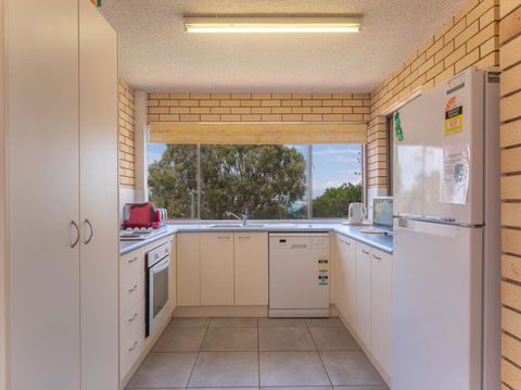 Golden Shores U7, 21 Landsborough Parade - Holiday Adelaide 2