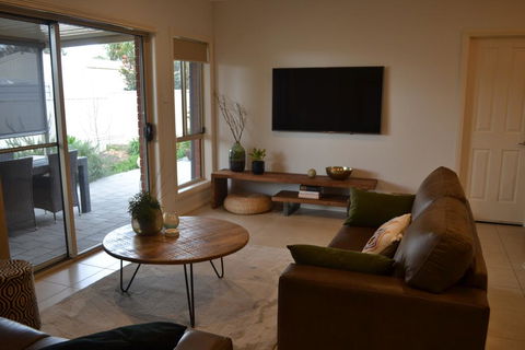 Gone To Barossa - Holiday Adelaide 2