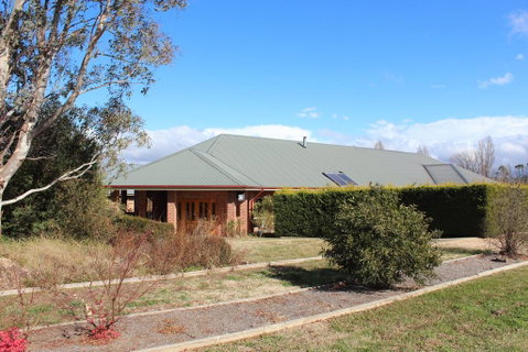 Gundaroo Manor Bed & Breakfast - Holiday Adelaide 0