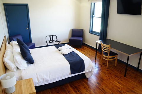 Gunnedah Hotel - Holiday Adelaide 1