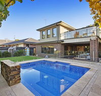 Hampton Haven with Pool for families and a max of 8 adults. - Holiday Adelaide