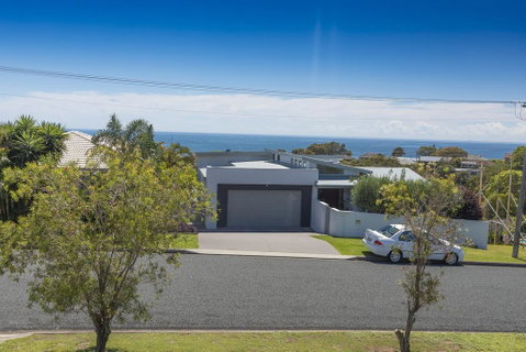 HAMPTONS - Holiday Adelaide 1