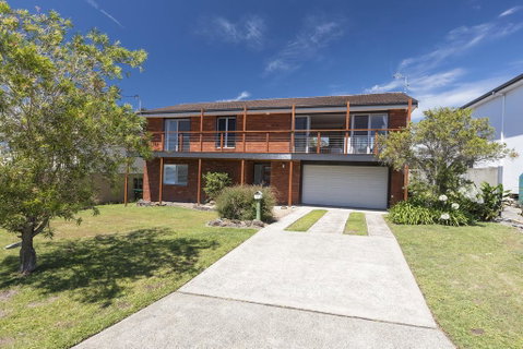 HAMPTONS - Holiday Adelaide 0