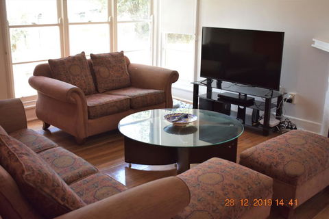 Happy Cozy House For Holidays, Beach, BBQ, Pet Friendly 35kms From CBD In Country Life Style !!! - Holiday Adelaide 2