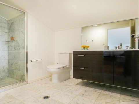 Hardigreen Park - Spacious With Tennis Court - Holiday Adelaide 3