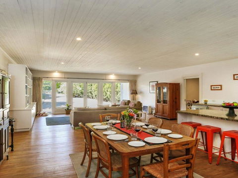 Hardigreen Park - Spacious With Tennis Court - Holiday Adelaide 2