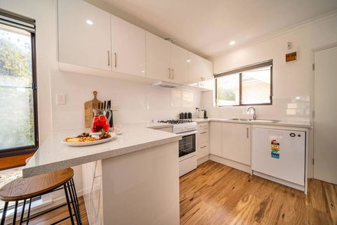 Harmony At Henley Beach-Wifi - Nespresso - Netflix - Holiday Adelaide 3