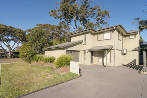 Harmony House - Bateau Bay, NSW - Holiday Adelaide 0