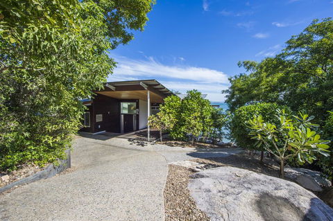 Headland Hideaway - Holiday Adelaide 1