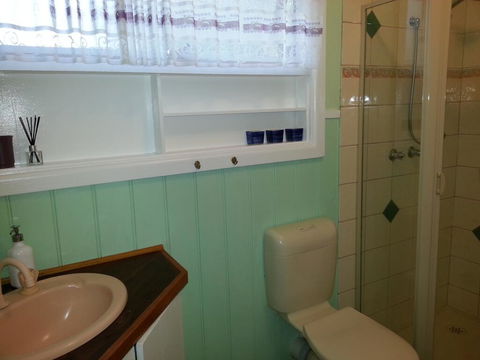 HEALESVILLE GETAWAY - Holiday Adelaide 1