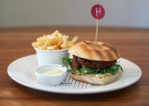 Healesville Hotel - Holiday Adelaide 1