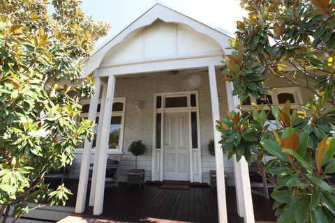Healesville House - Magnolia House - Holiday Adelaide 2