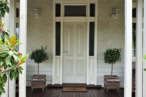 Healesville House - Magnolia House - Holiday Adelaide 0