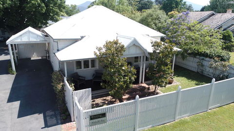Healesville House - Magnolia House - Holiday Adelaide 1