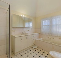 Heart of Geelong Entire Townhouse Sleeps 8 - Holiday Adelaide