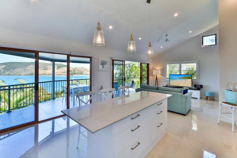 Heliconia Grove On Hamilton Island - Holiday Adelaide 2