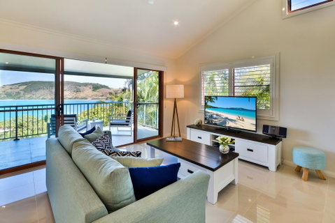 Heliconia Grove On Hamilton Island - Holiday Adelaide 0