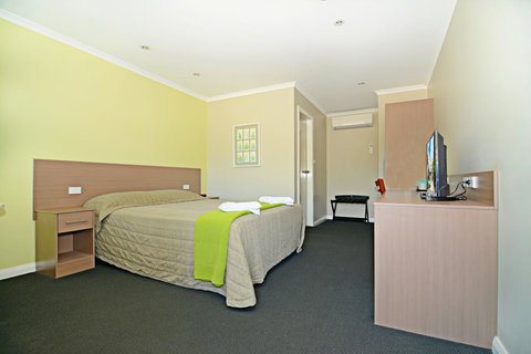 Heritage Hotel - Holiday Adelaide 1