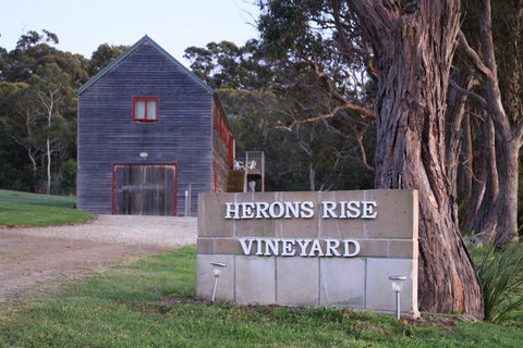 Herons Rise Vineyard Accommodation - Holiday Adelaide 0