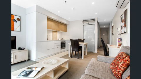 Hi 5 Star Luxury Adelaide City Apartment - Holiday Adelaide 2