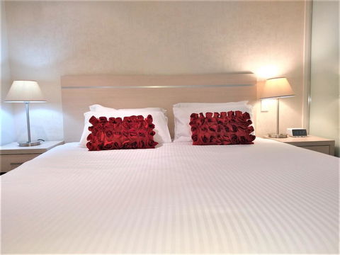 Hi 5 Star Luxury Adelaide City Apartment - Holiday Adelaide 0