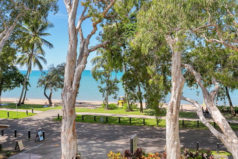 Hibiscus In Marlin Waters Palm Cove - Holiday Adelaide 0