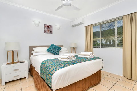 Hibiscus In Marlin Waters Palm Cove - Holiday Adelaide 2