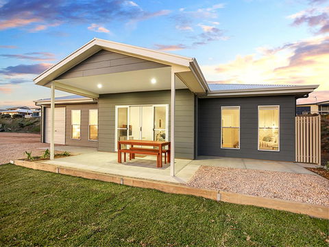 High Tide - Wallaroo Beachfront Property - Pet-Friendly - Holiday Adelaide 1