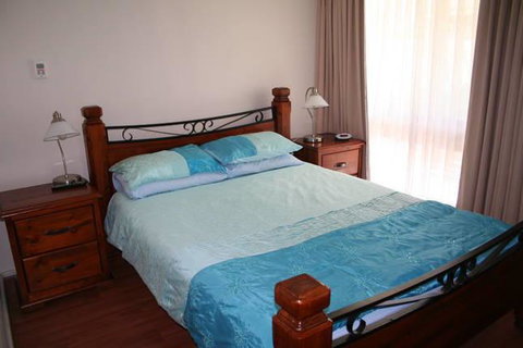 Hillarys Holiday Home - Holiday Adelaide 2