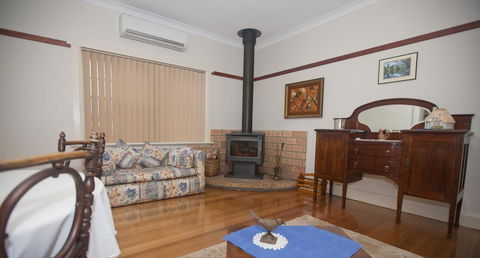 Hillside Cottage - Holiday Adelaide 3
