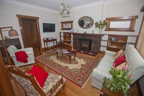 Hillside Cottage - Holiday Adelaide 1