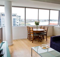 Honeysuckle Executive Suites - Holiday Adelaide