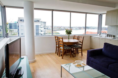 Honeysuckle Executive Suites - Holiday Adelaide 0