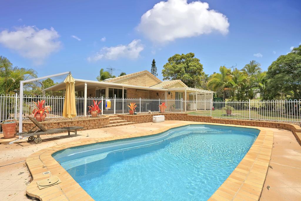 Dundowran QLD Holiday Adelaide