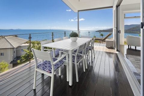 Horizons - Airlie Beach - Holiday Adelaide 1