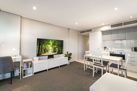 Horizons 1402 - Holiday Adelaide 1