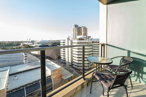 Horizons 1402 - Holiday Adelaide 3