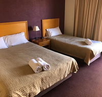 Horse  Jockey Hotel Motel - Holiday Adelaide
