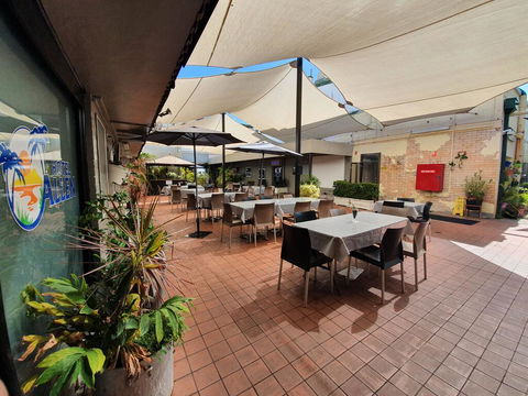 Hotel Allen - Holiday Adelaide 1