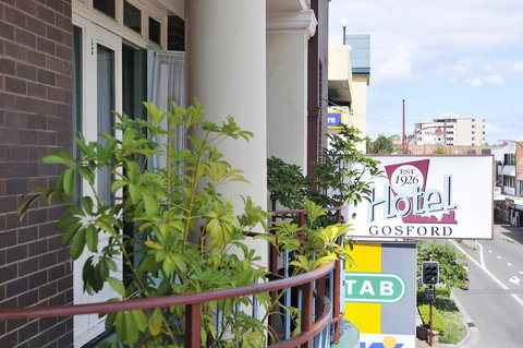 Hotel Gosford - Holiday Adelaide 3