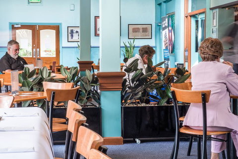 Hotel Gosford - Holiday Adelaide 1