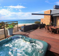 Jedda 5 - Oceanview 3 BDRM Penthouse with Rooftop Spa - Holiday Adelaide