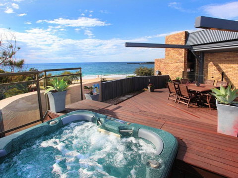 Jedda 5 - Oceanview 3 BDRM Penthouse With Rooftop Spa - Holiday Adelaide 0