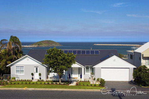 Jetty Splendour Guest Bedroom With Bathroom En-suite B'nB - Holiday Adelaide 1