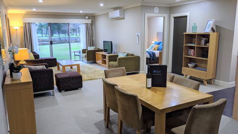 Jewel In The Crowne - Holiday Adelaide 0