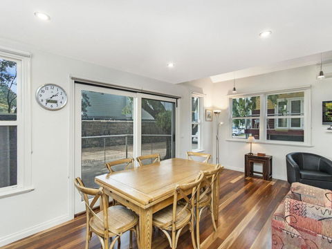 JOHANSSON'S PERCH COTTAGE - Holiday Adelaide 0